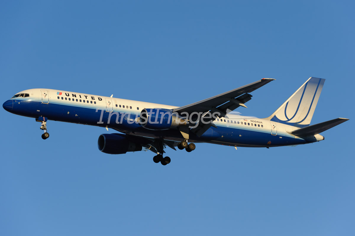 Boeing 757-222 N504UA / 5404 (cn 24625/251)